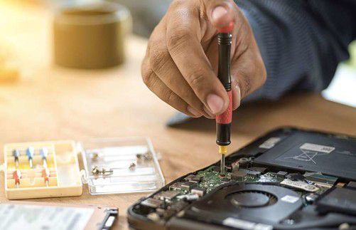 電腦故障別慌！除了男朋友，這些專業(yè)維修渠道值得信賴